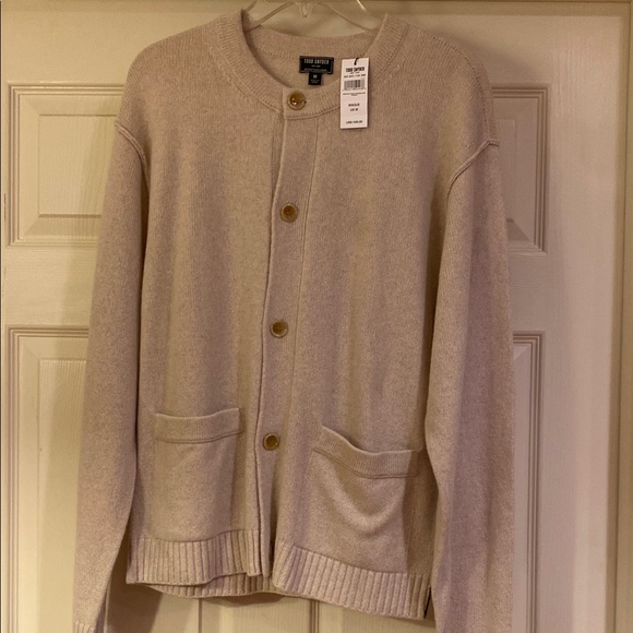 Todd Snyder Other - Todd Snyder Nomad Cashmere Crew Cardigan Sz Medium.  NWT. Bisque is the color.